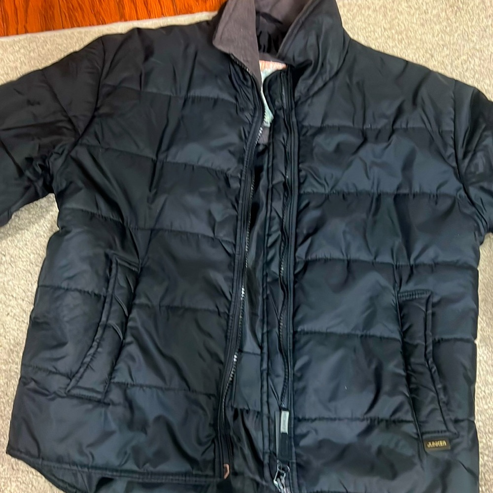 It’s size M but S can wear it too !! It’s used but in very good condition !